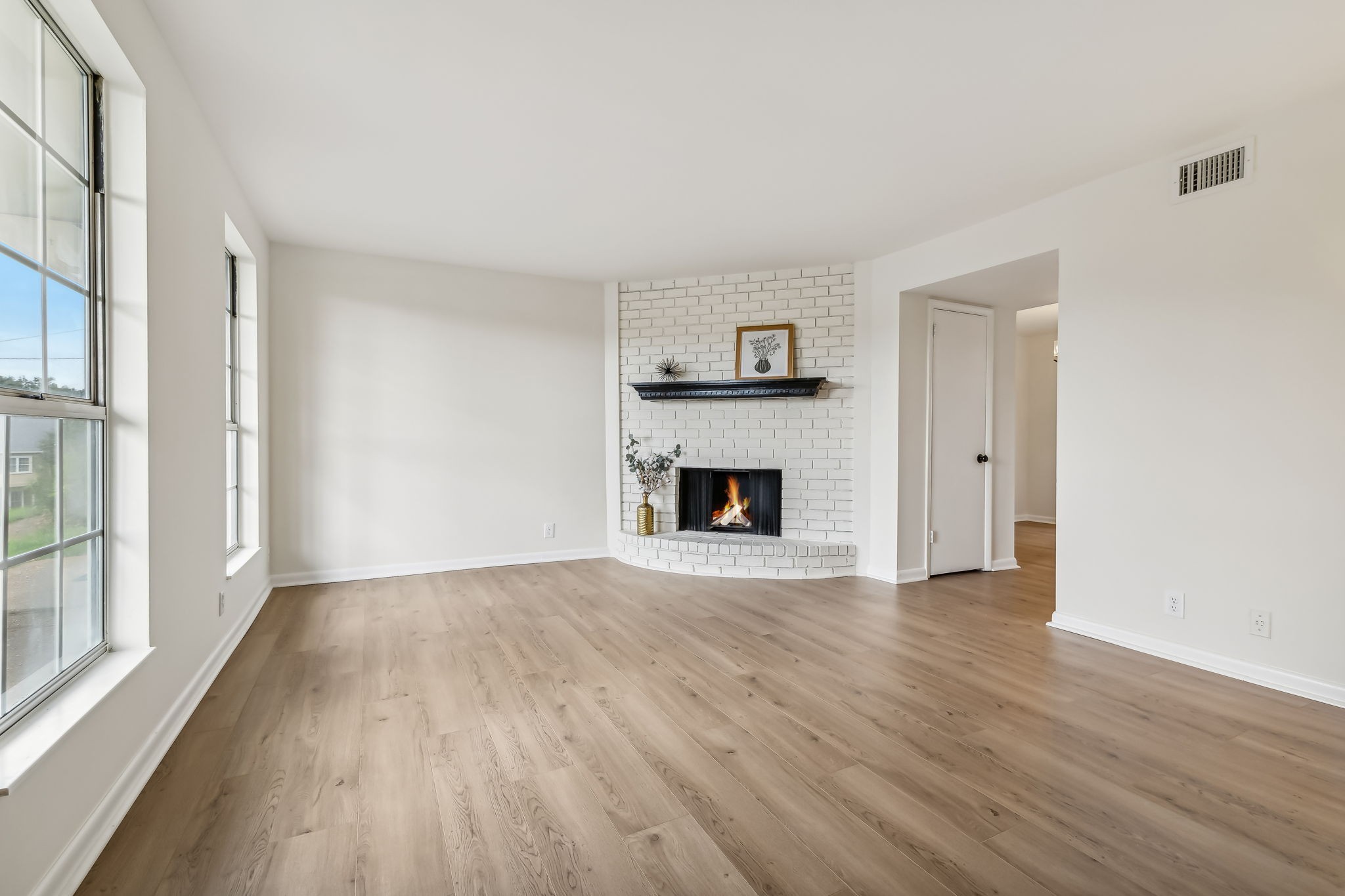 View Nashville, TN 37211 house