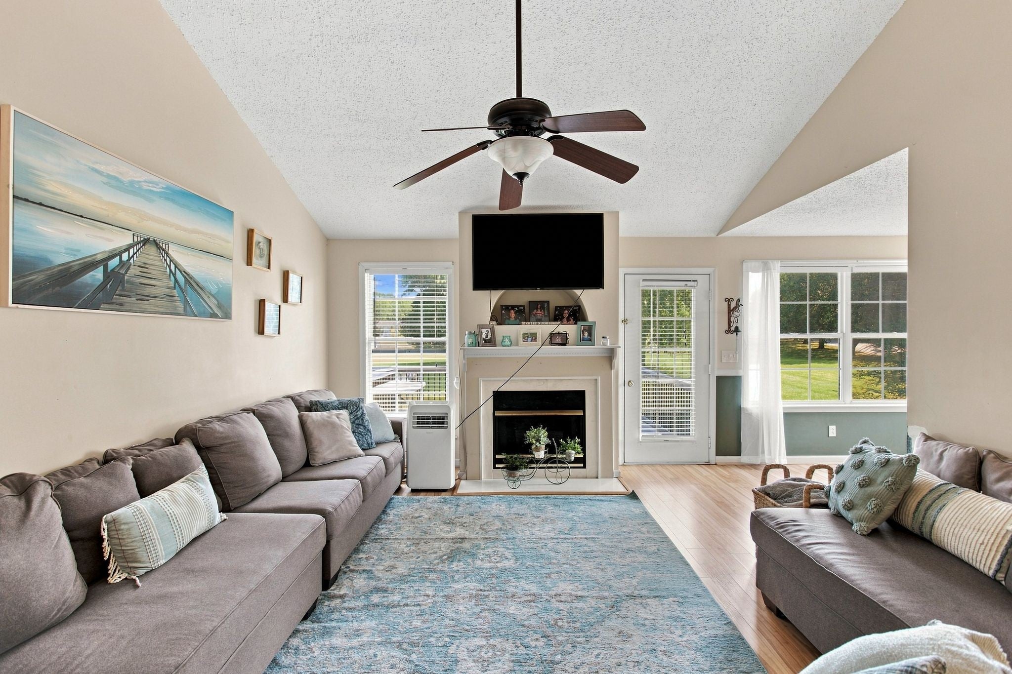 2408 Lakeshore Dr