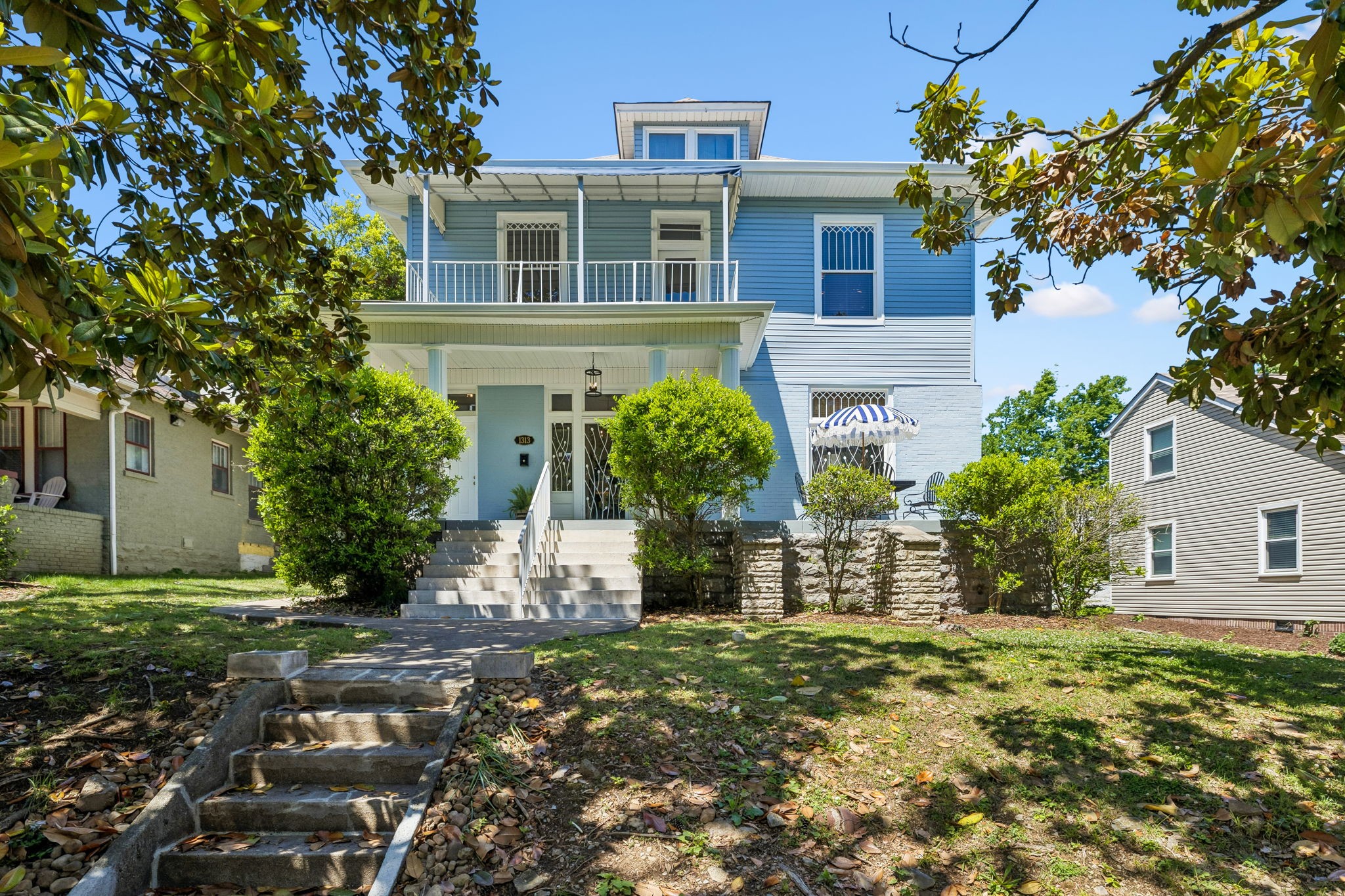 listing at 1313 16th Ave S, Nashville