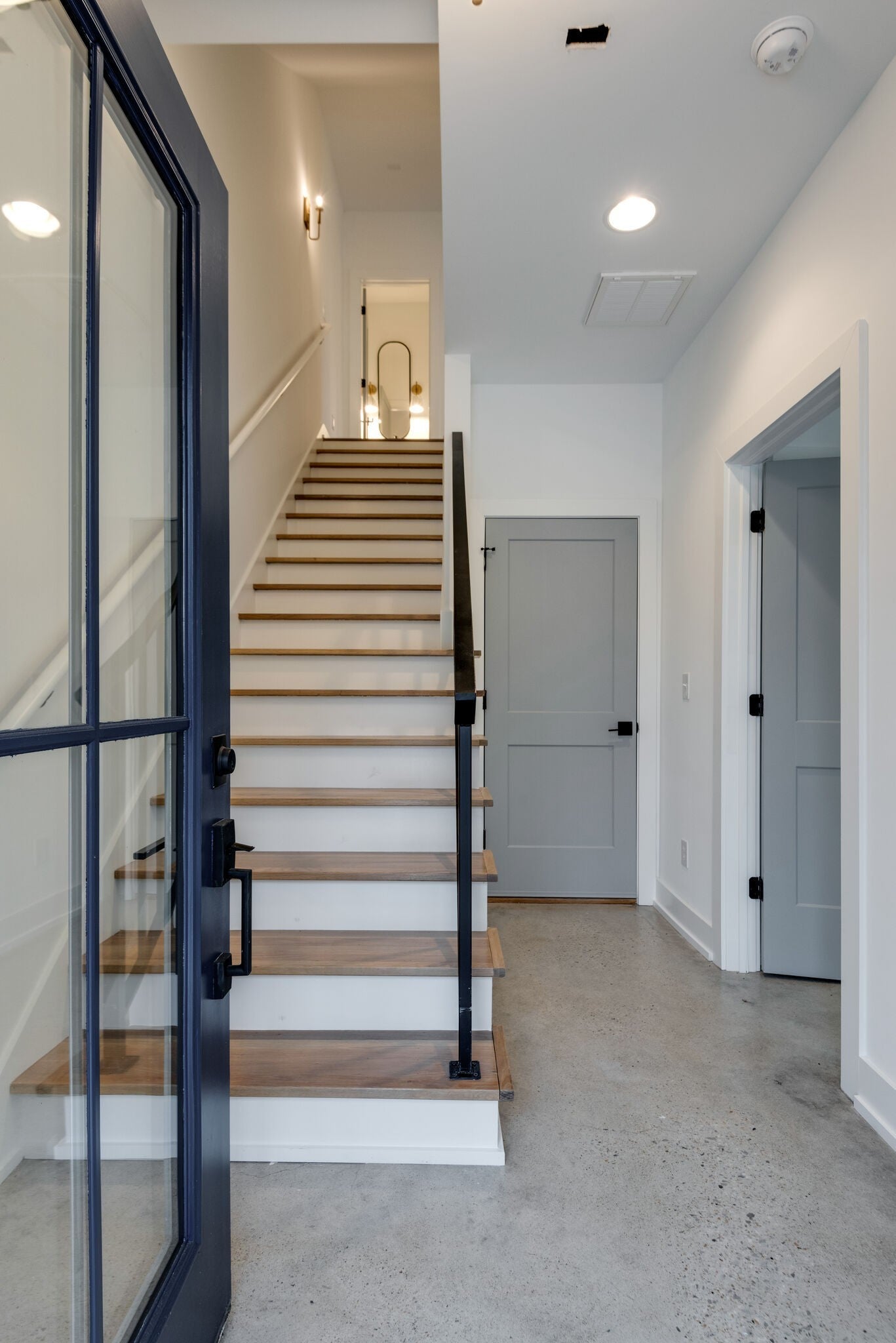 862 W Sharpe Ave 1