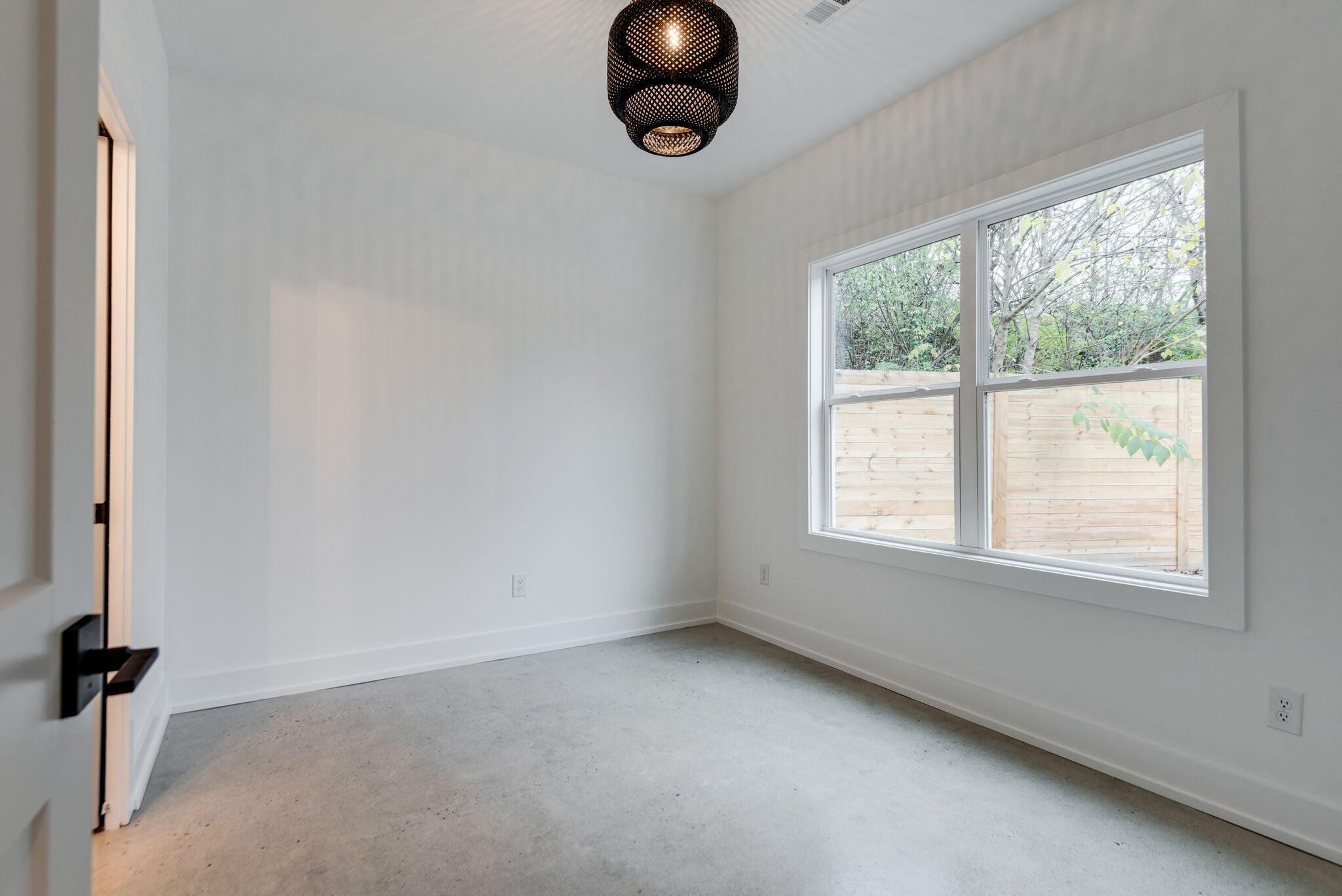 862 W Sharpe Ave 1