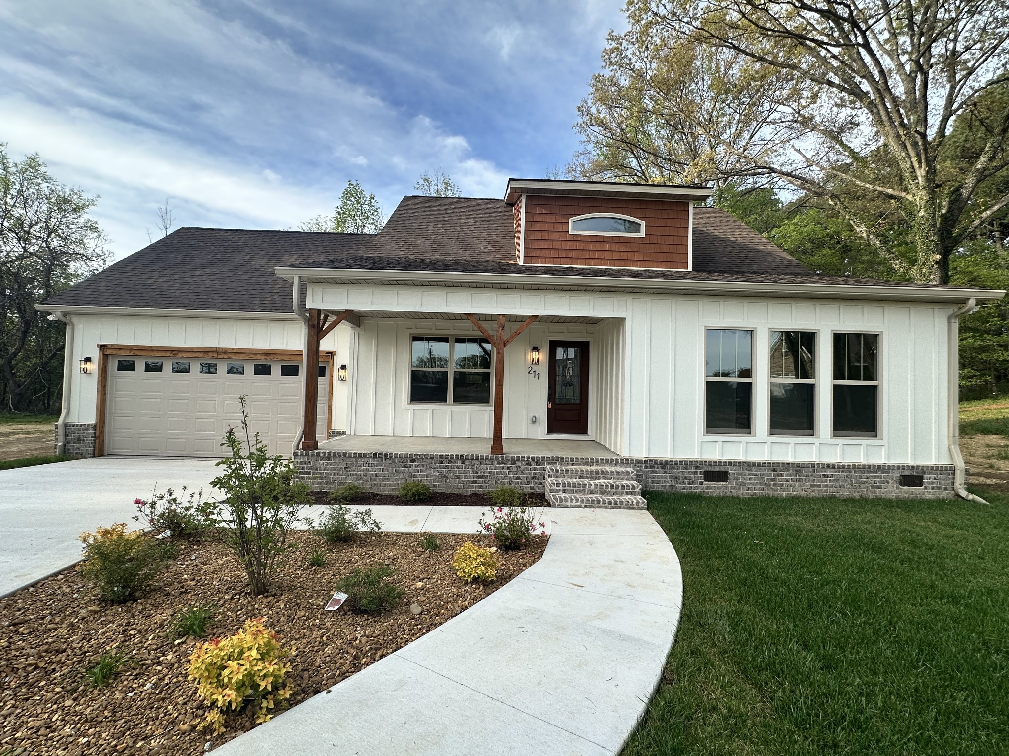 211 Majestic Dr