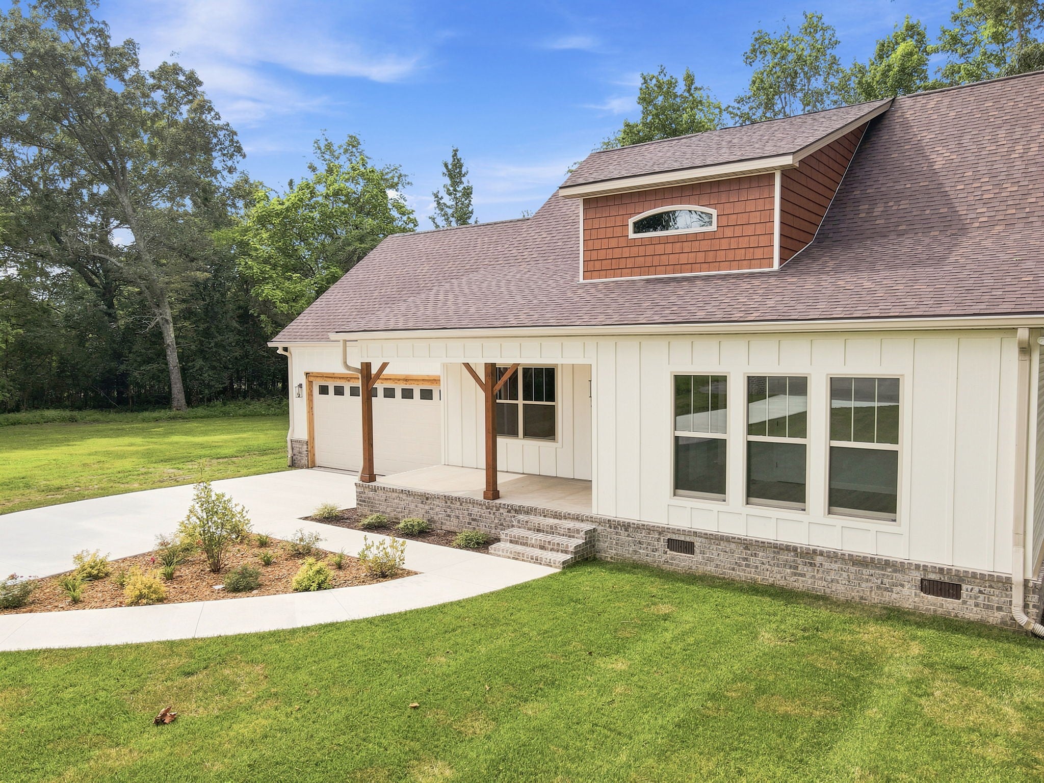 211 Majestic Dr
