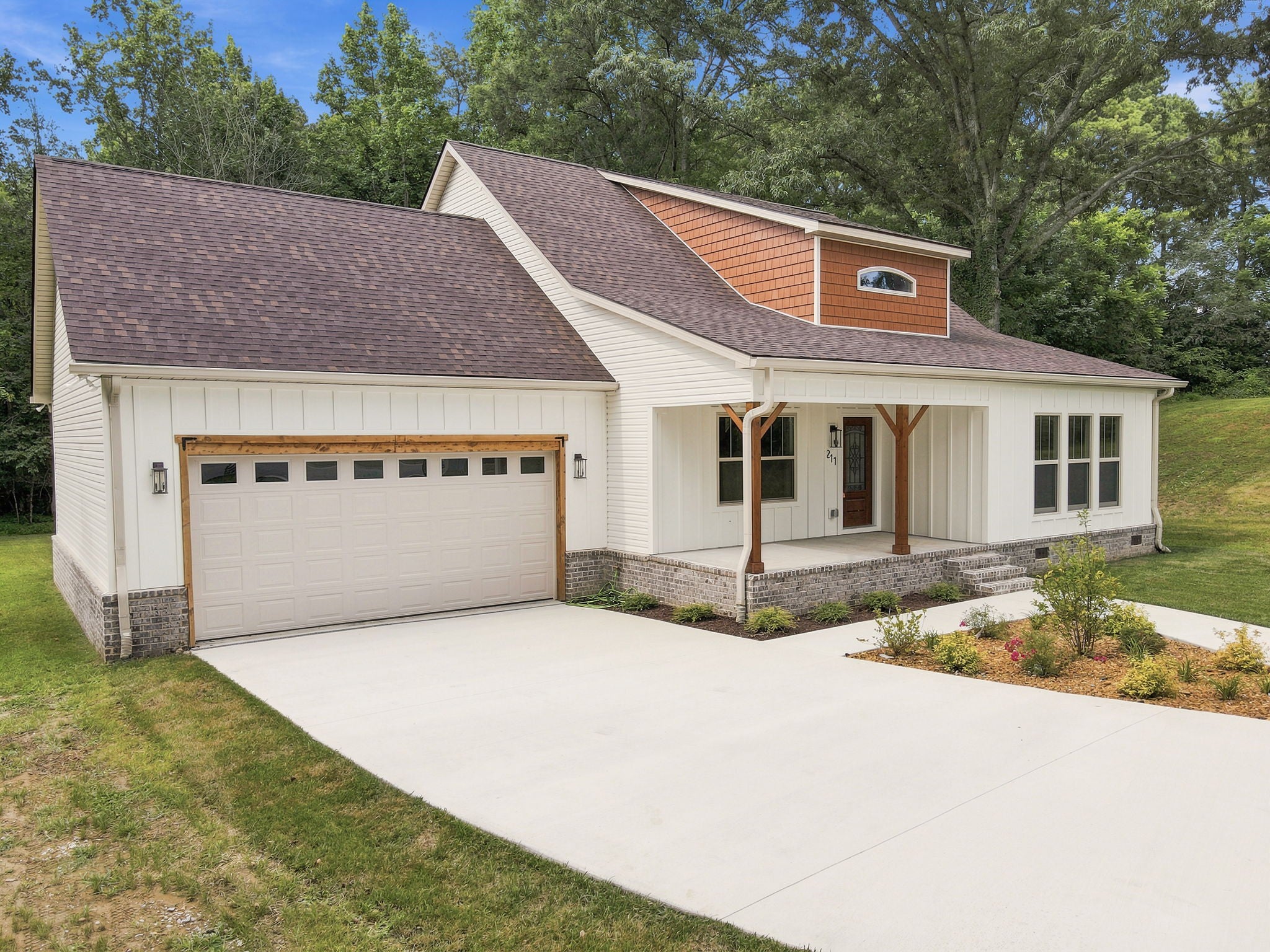 211 Majestic Dr