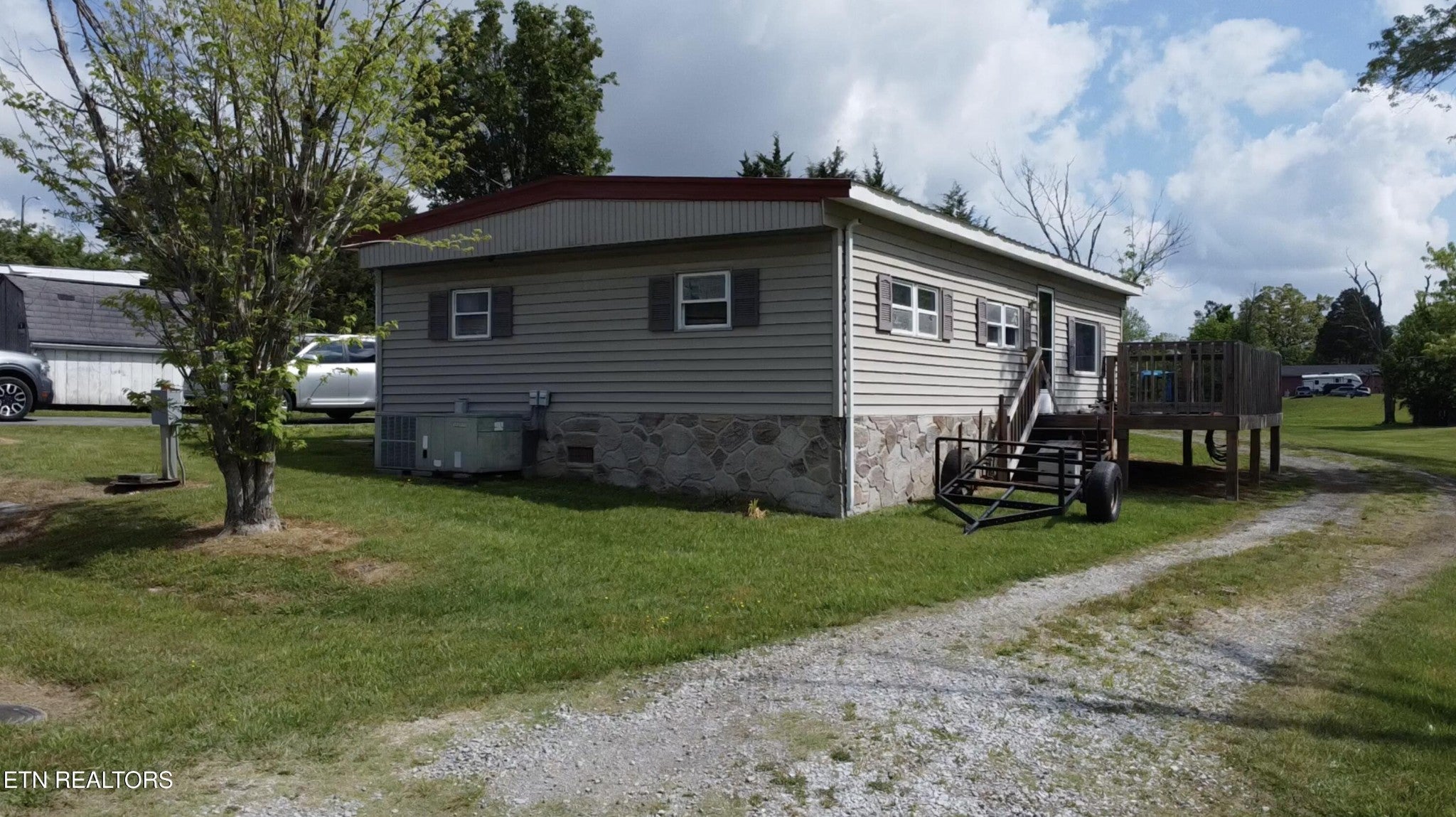 124 Wayland Blvd