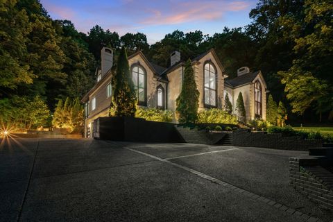 31 Annandale Nashville TN 37215