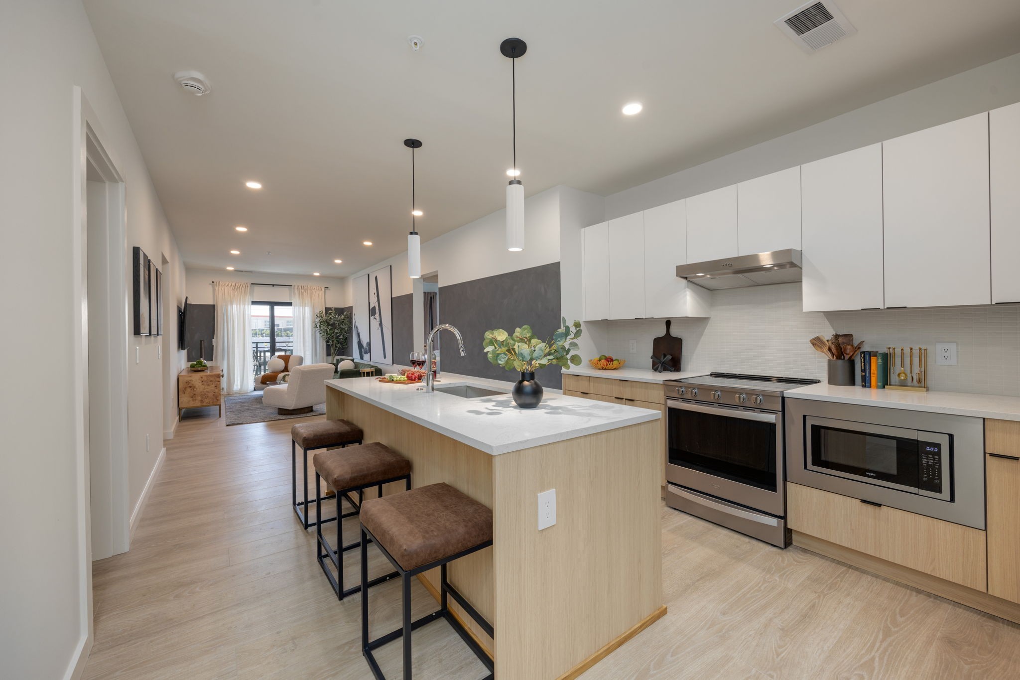 635 7th Ave S 310