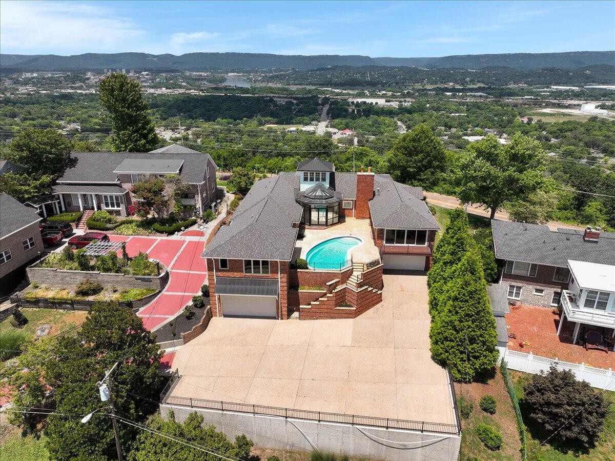 312 N Crest Road