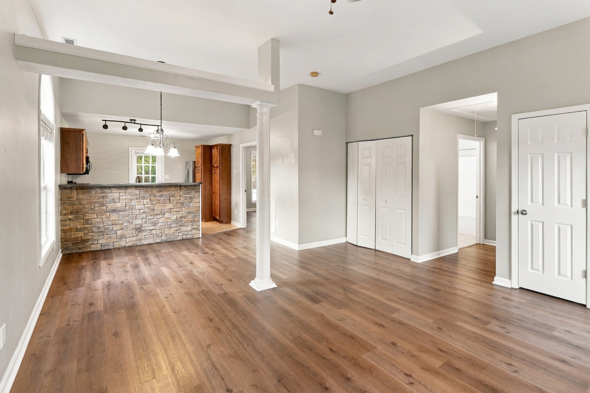 1182 Long Hollow Pike F4