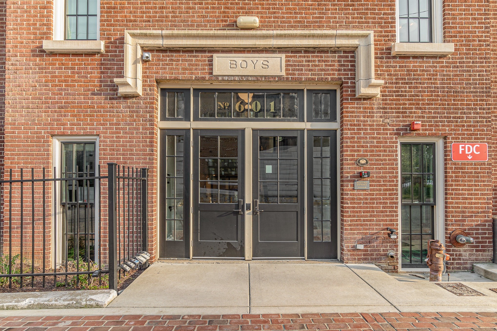 601 Madison St 210