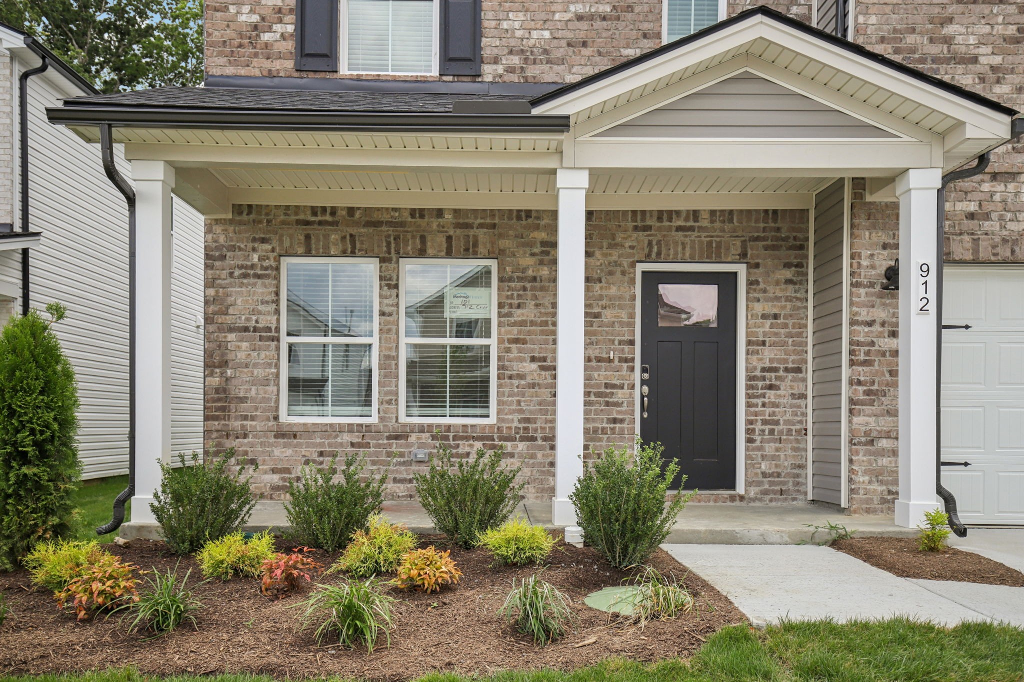 912 Calvin Ct