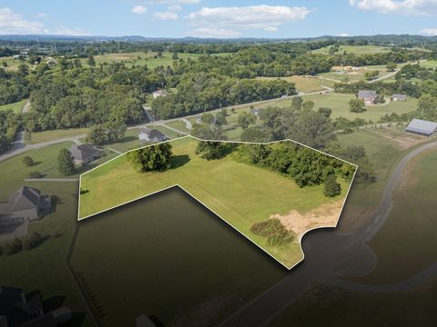 5 Heirloom Ln Columbia TN 38401