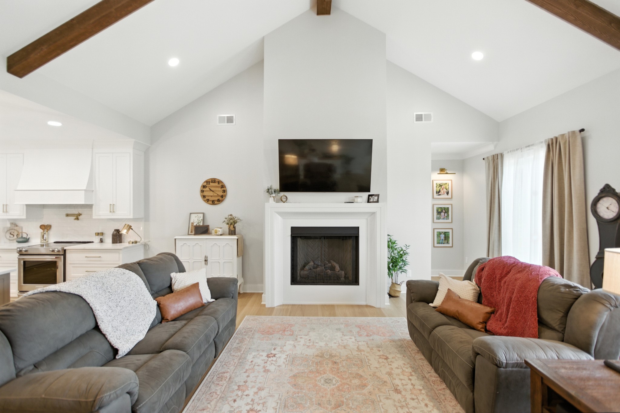 1 Ivy Dr