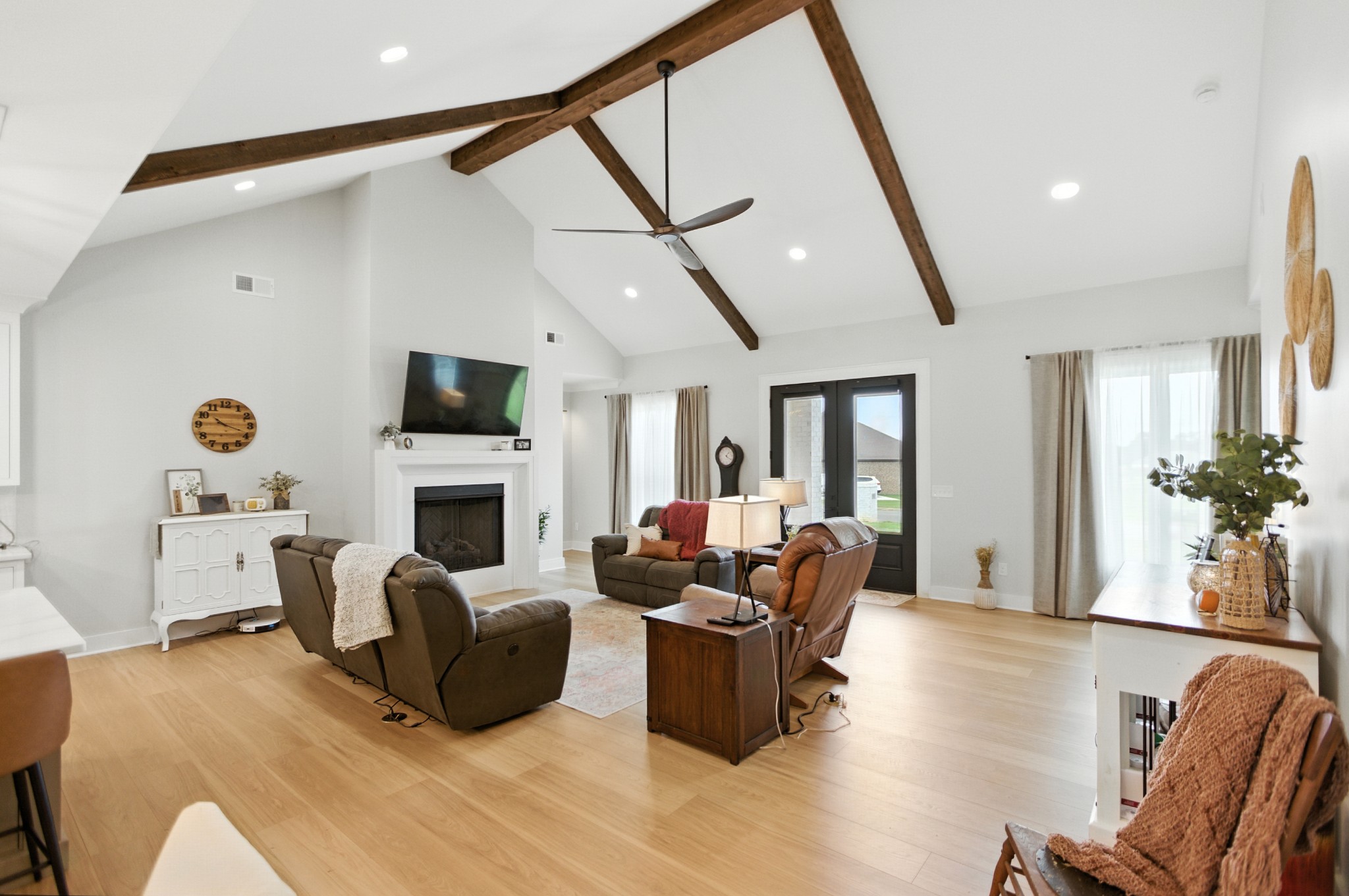 1 Ivy Dr
