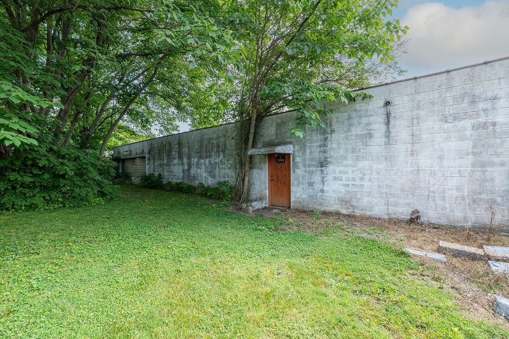 250 Main St
