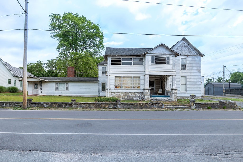 250 Main St