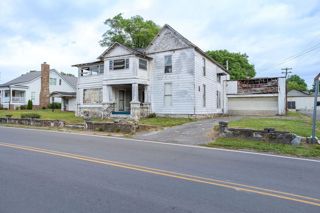 250 Main St