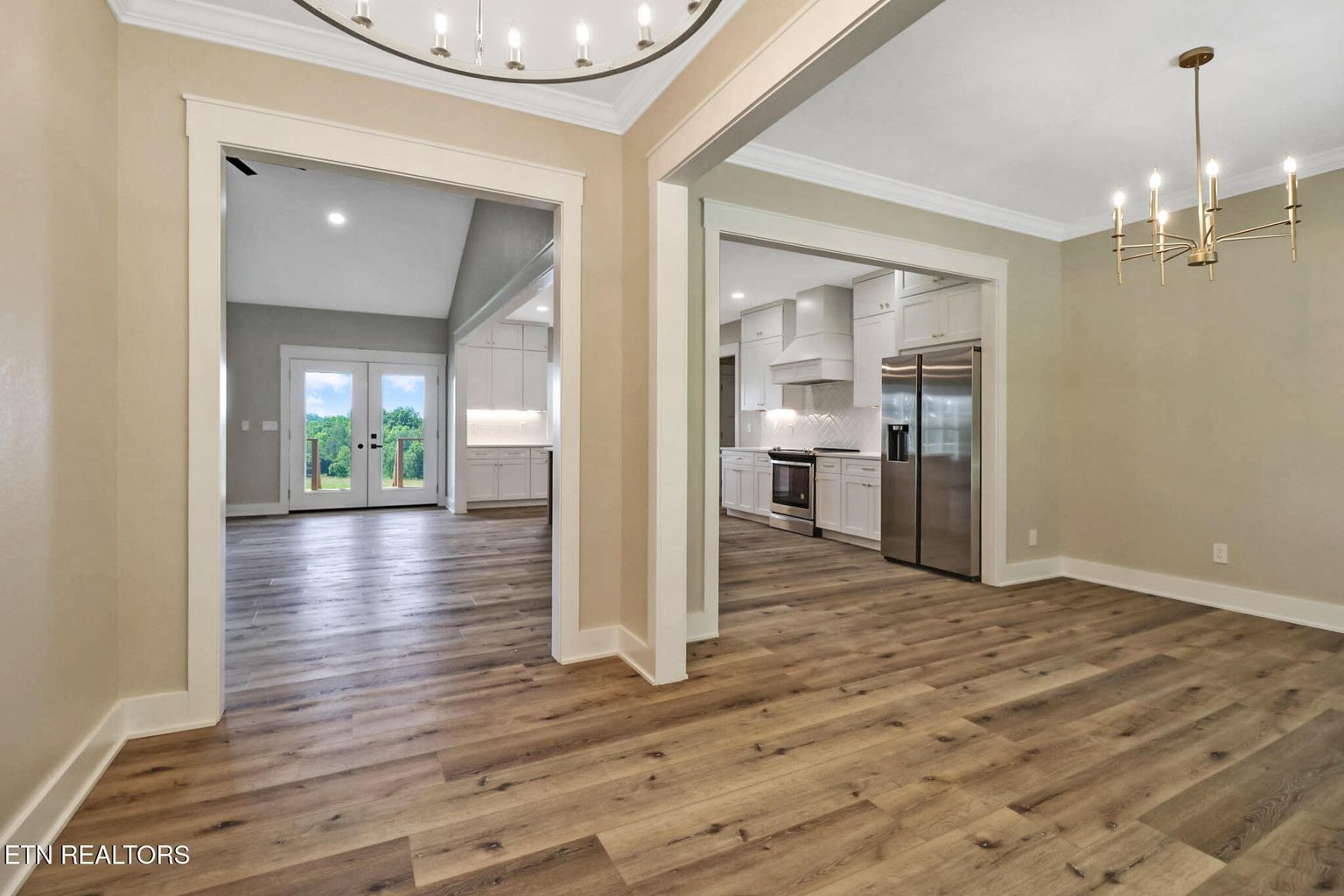 320 Ridge Ln
