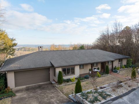 540 N Crest Court, Chattanooga, TN 37404 - MLS#: 2776682