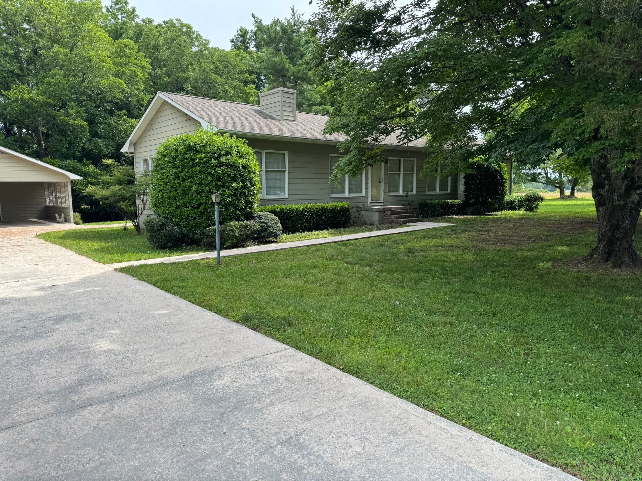 30 W Paradise Dr