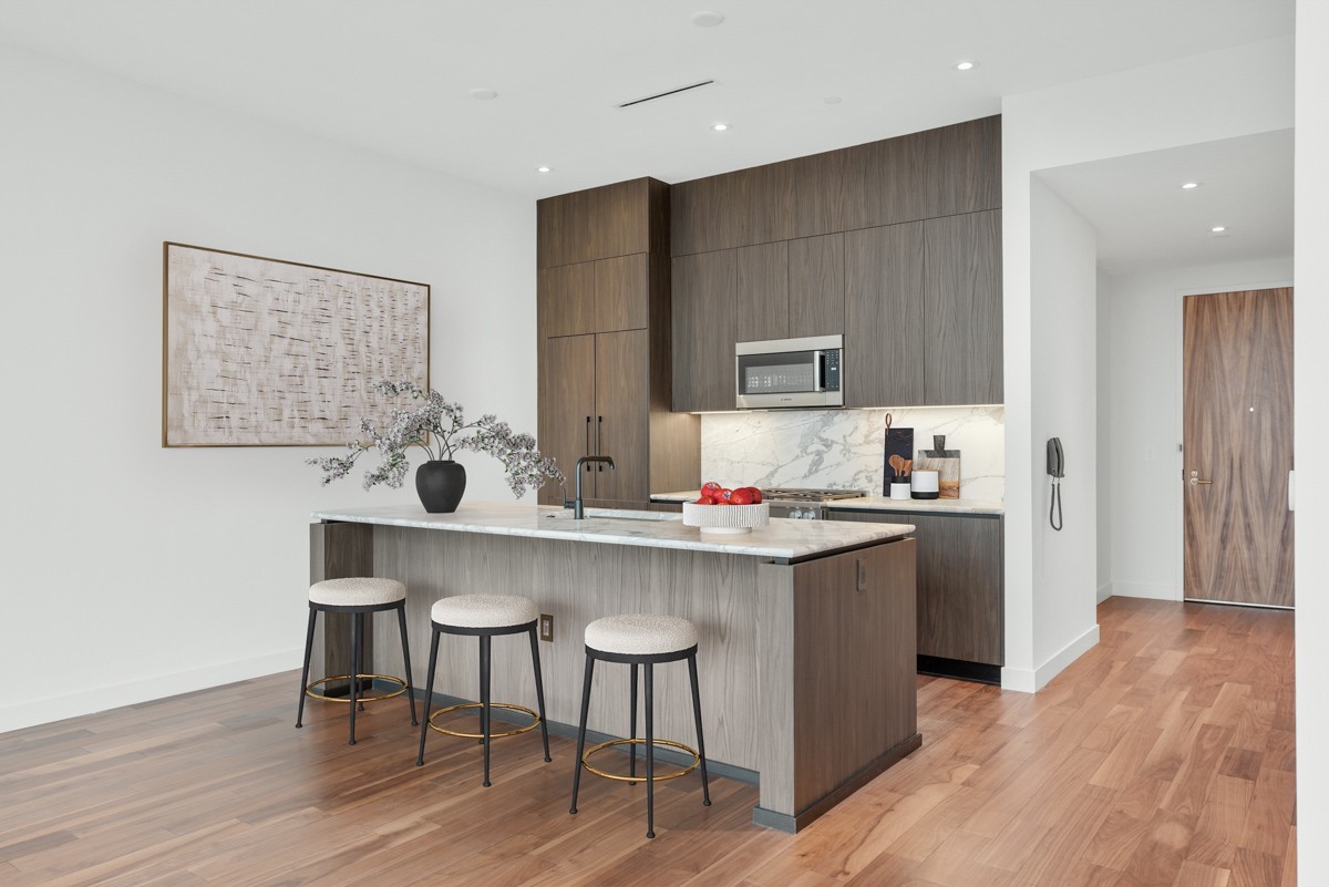 160 2nd Ave S 2605