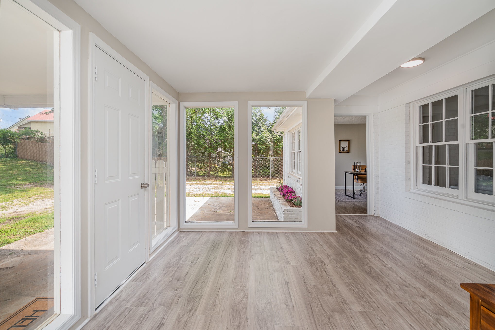 916 Greenwood Dr