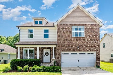 611 Whirlaway Dr Burns TN 37029