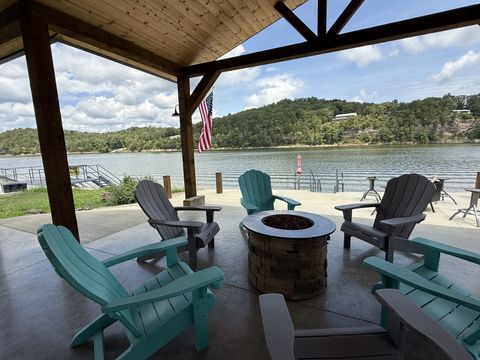 188 S River Front Dr Clifton TN 38425