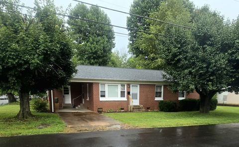 501 6th St Lawrenceburg TN 38464