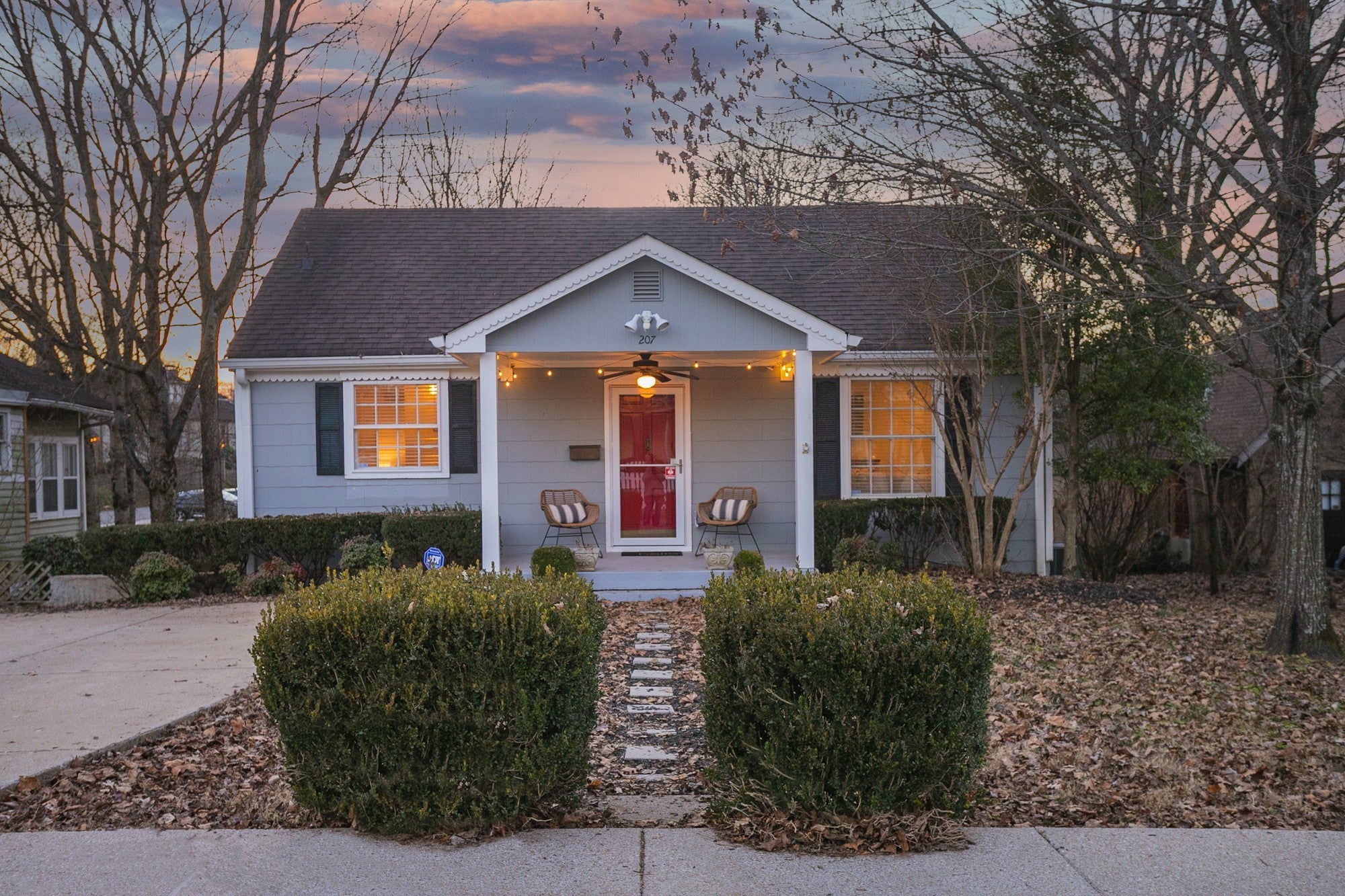 207 Chapel Ave