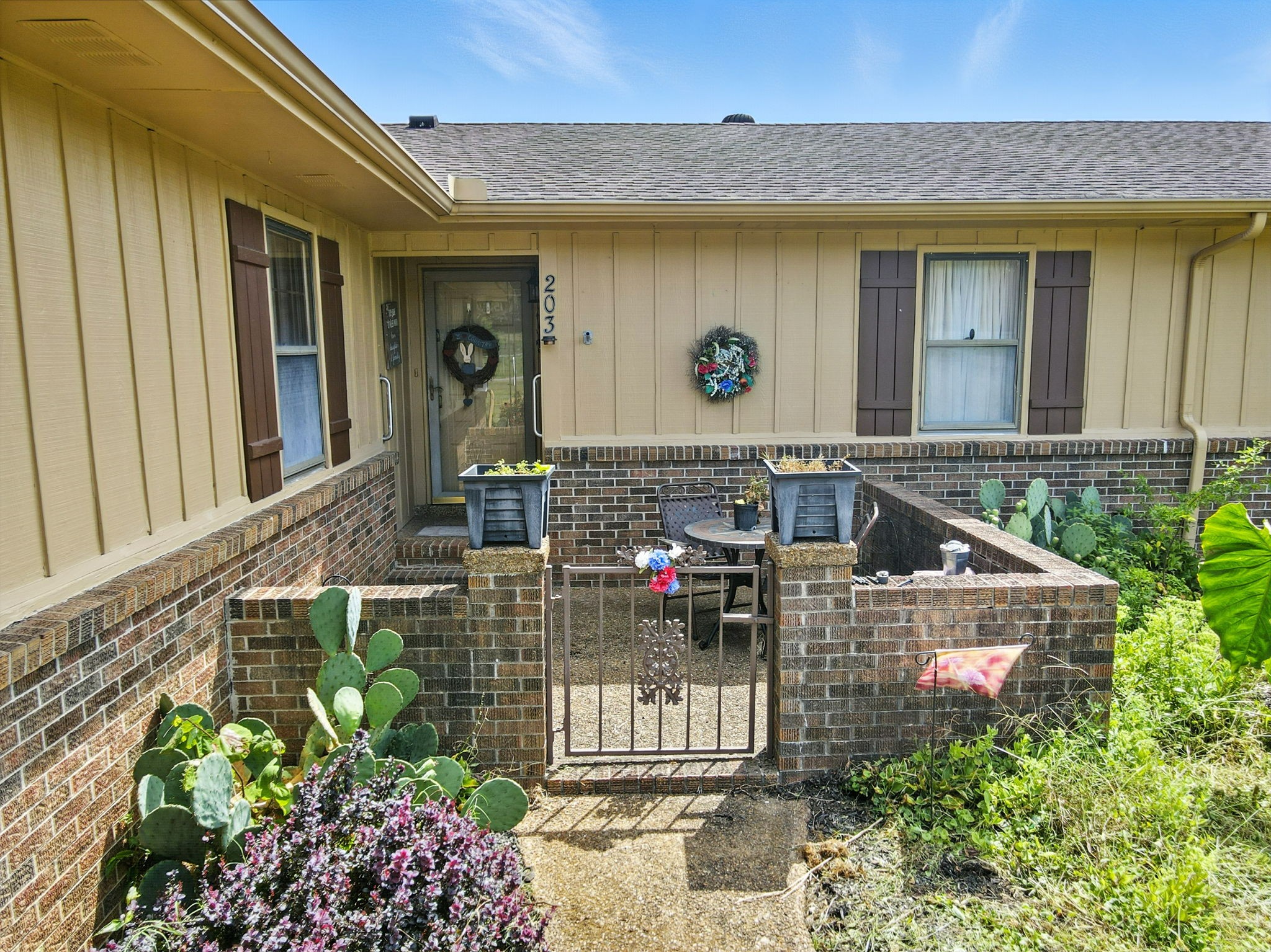 203 Earl Smith Rd