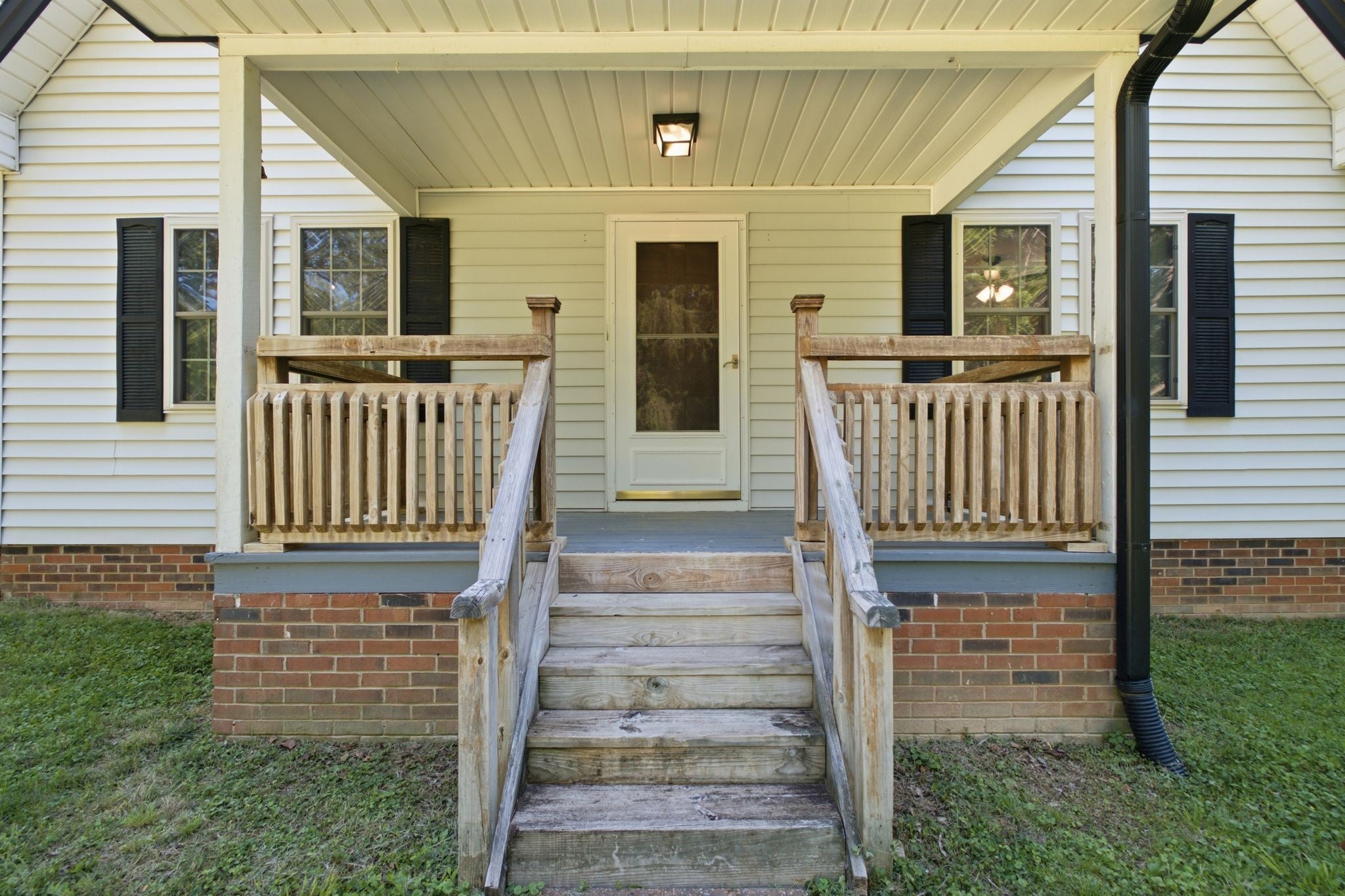 700 Wallace Rd