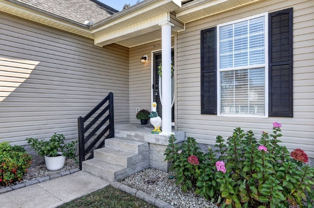 132 Lorien Cir