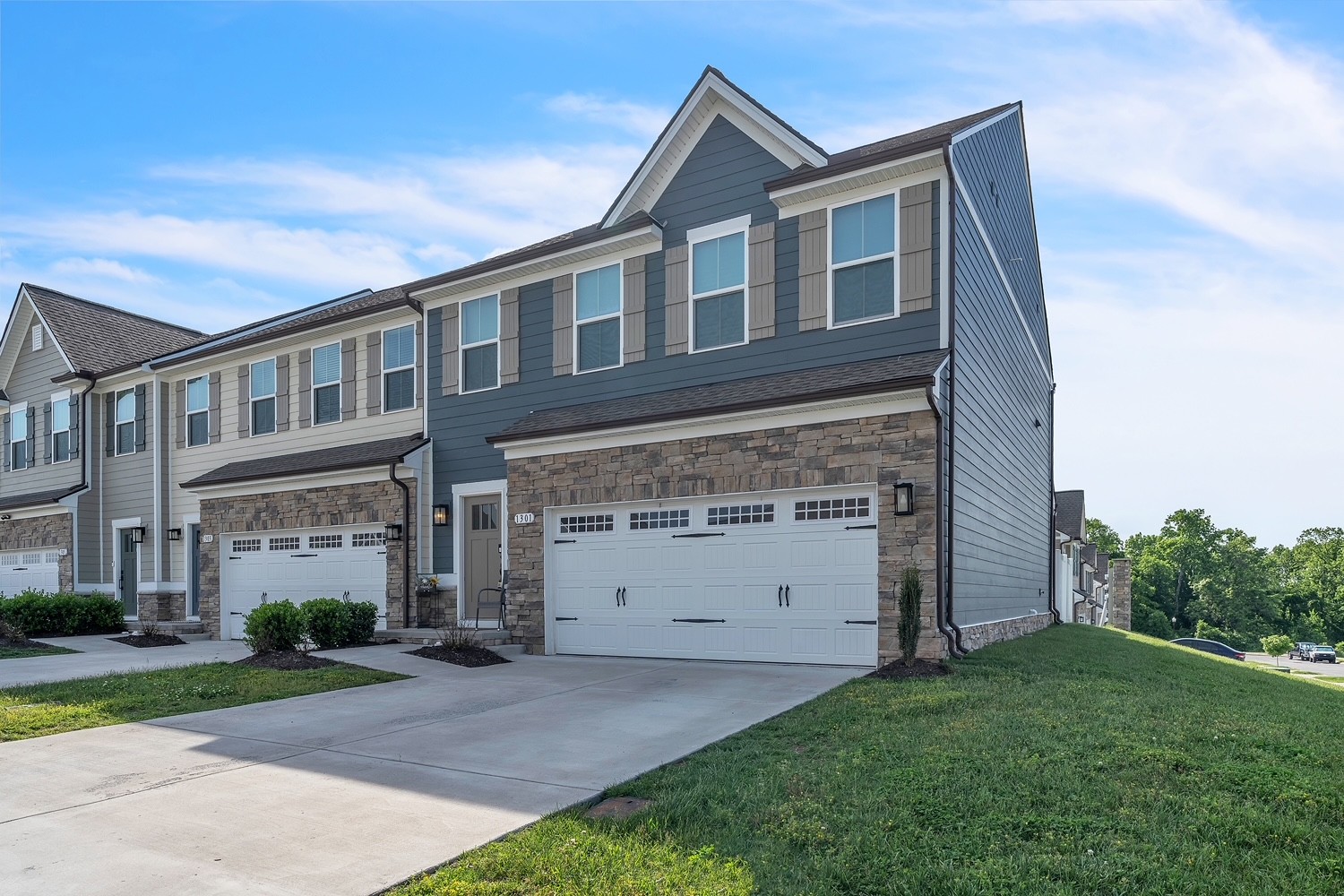 1301 Crescent Ridge Dr