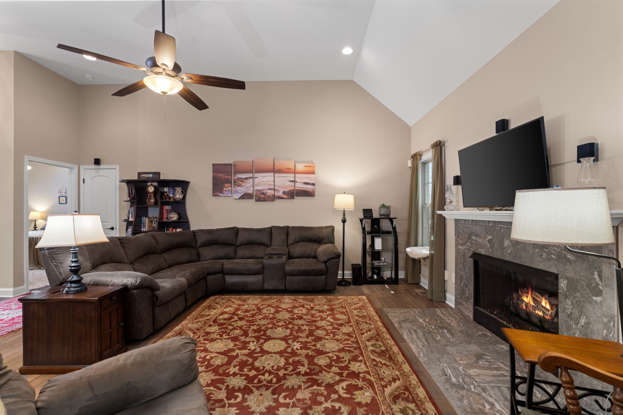 3006 Gracie Ann Dr