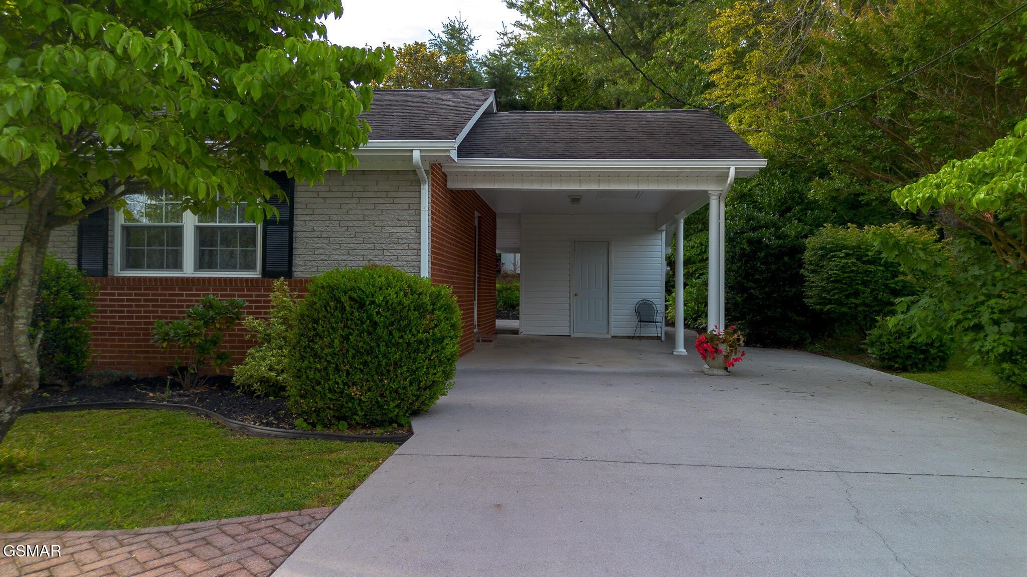 321 Creekmoor Drive