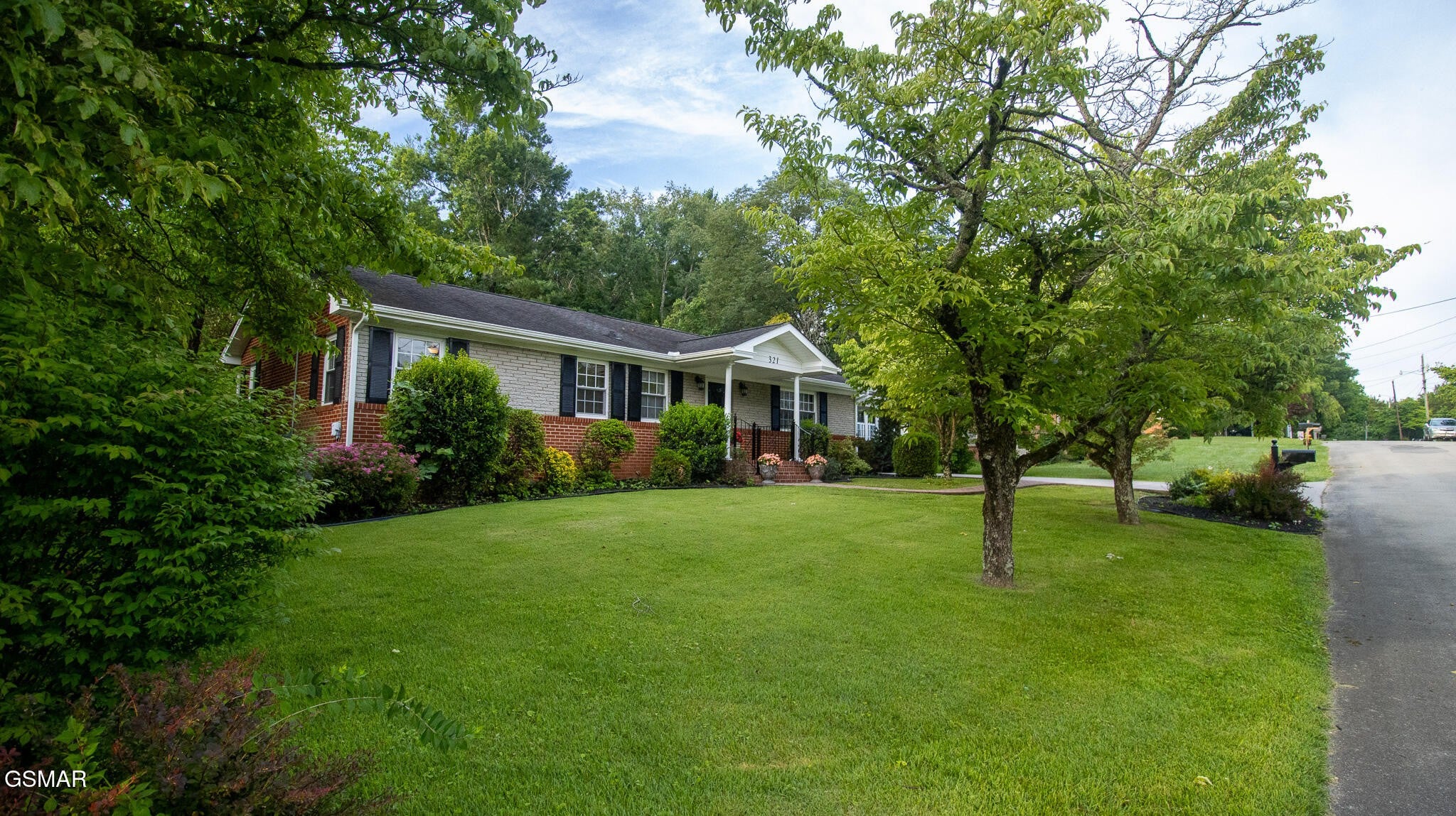 321 Creekmoor Drive