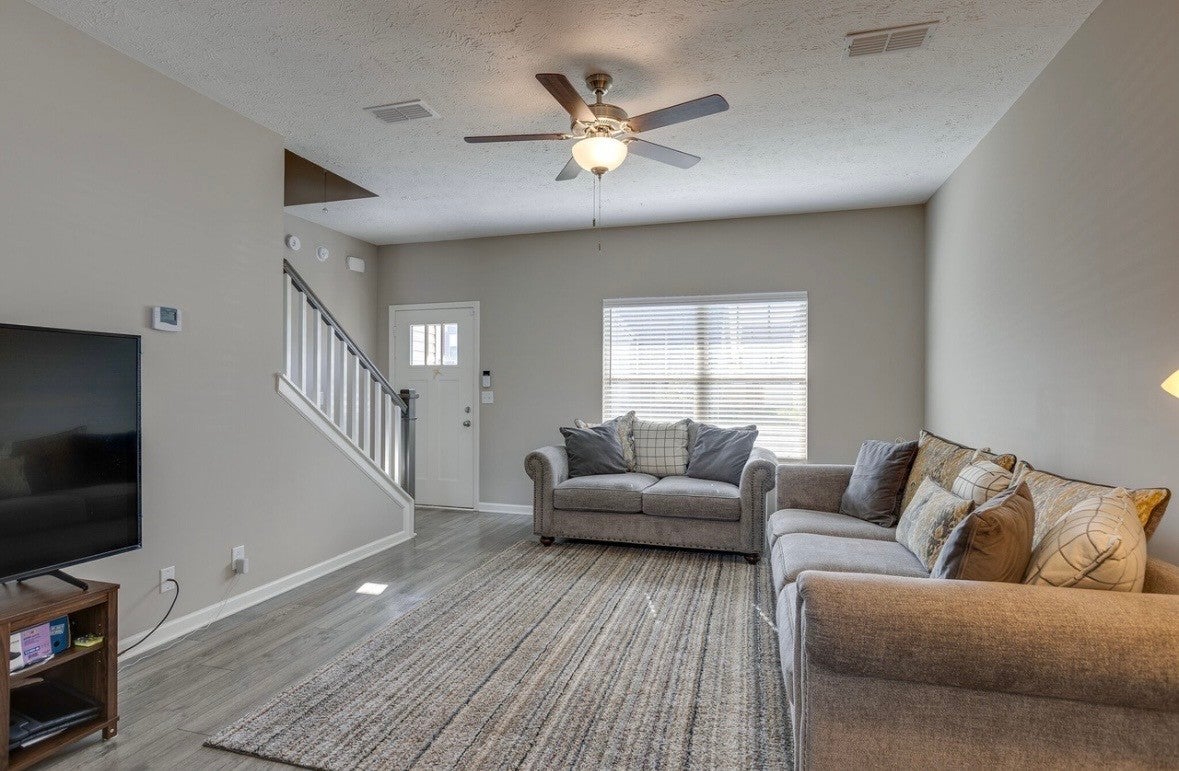 2110 Oak Dr