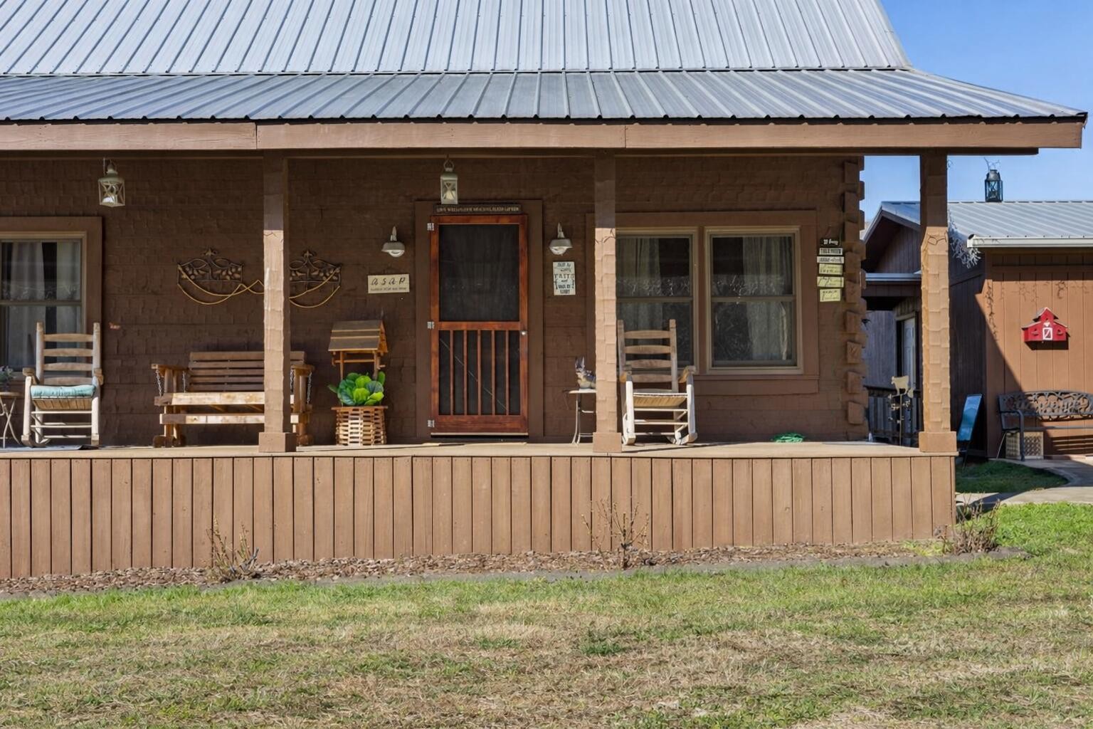 3382 Back Valley Road