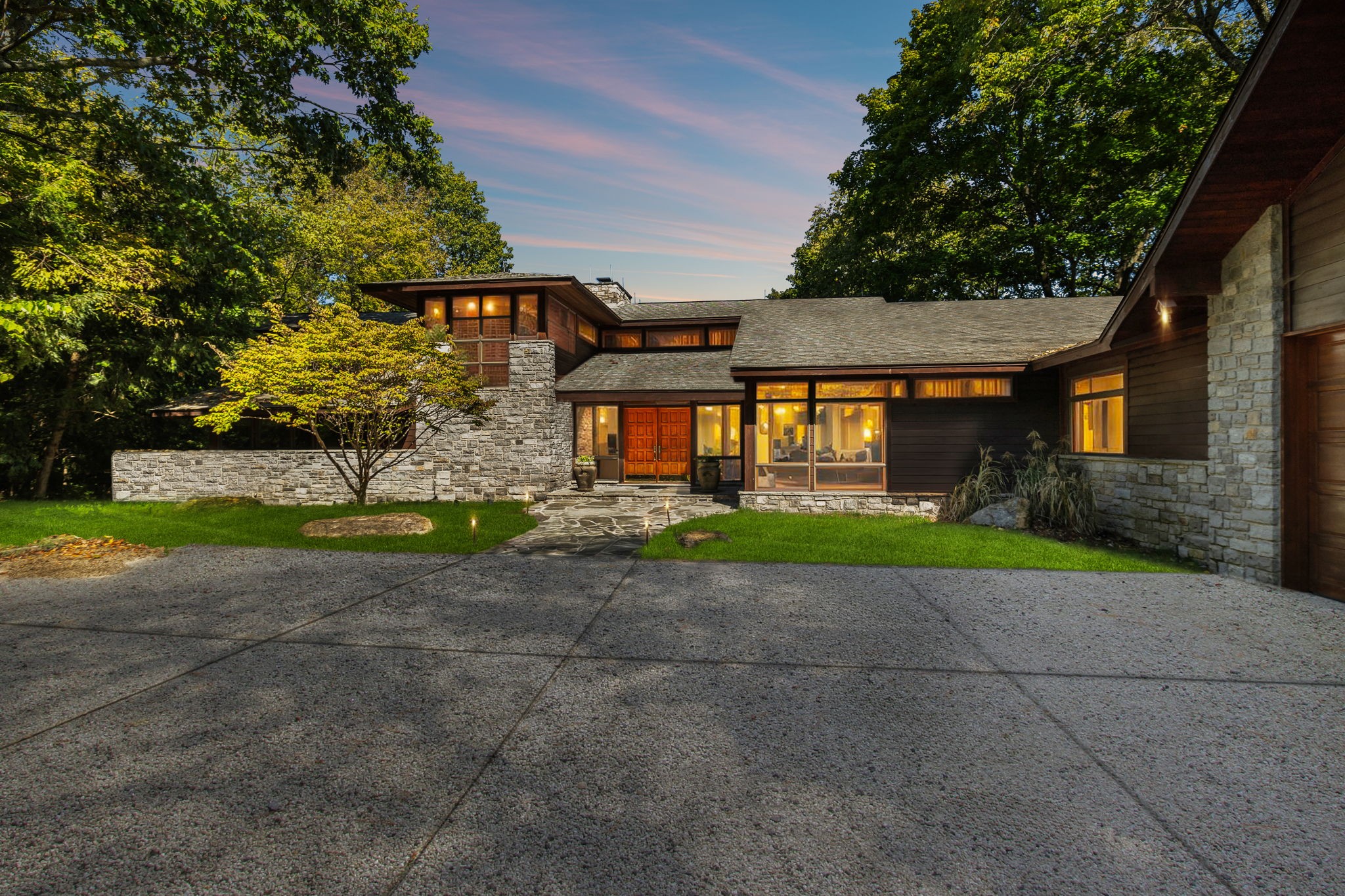 109 Jocelyn Hills Dr