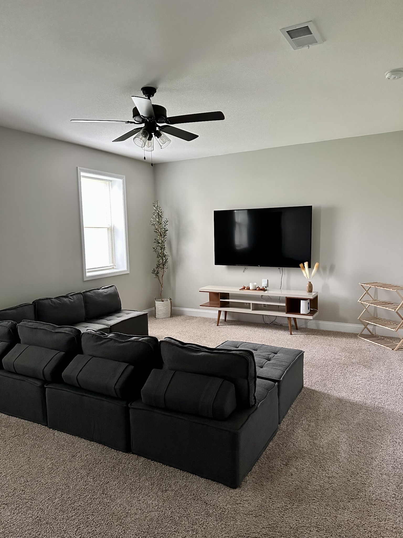 1377 Sussex Dr