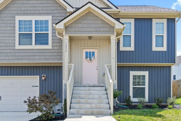1377 Sussex Dr