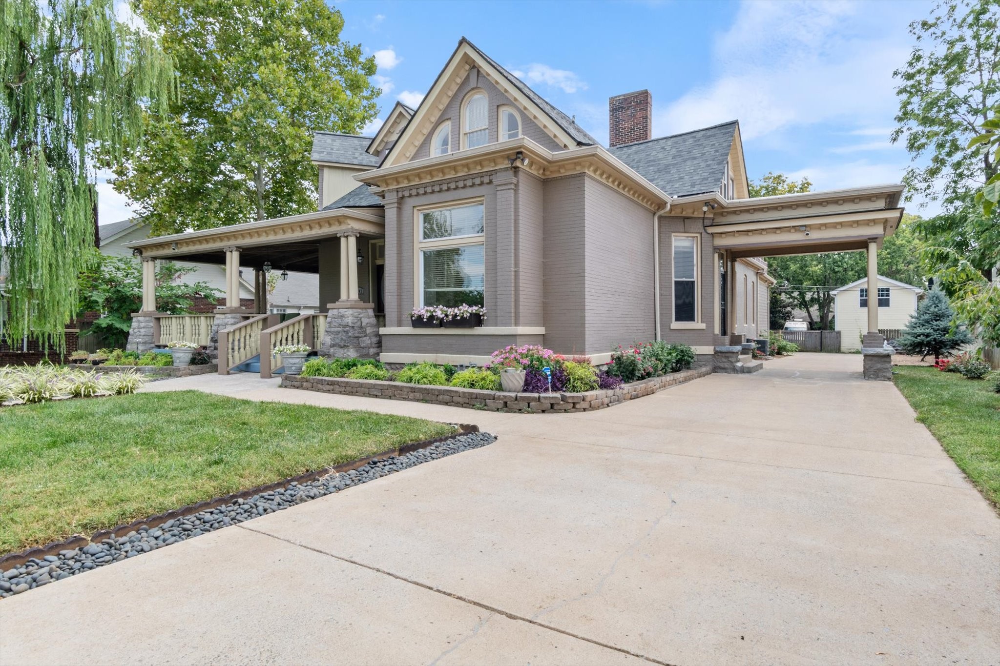 1103 Gilmore Ave