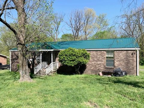 1845 Holloway Cir Lebanon TN 37090