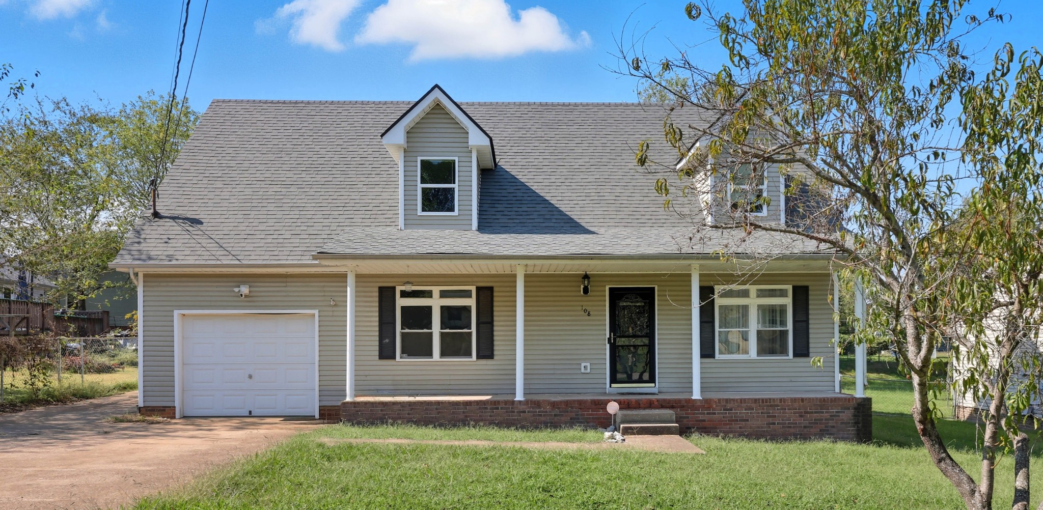 108 Oak Tree Dr