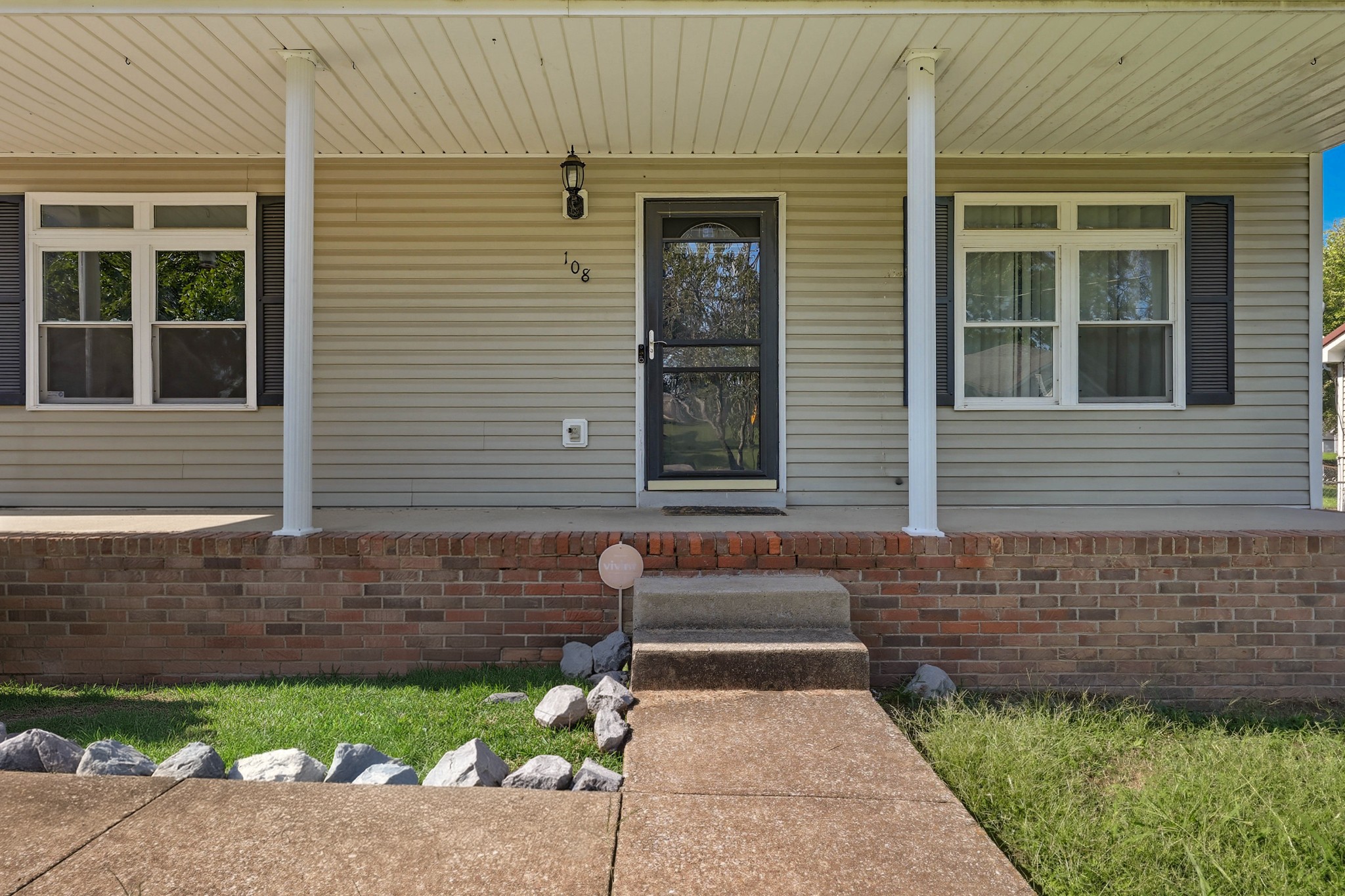 108 Oak Tree Dr