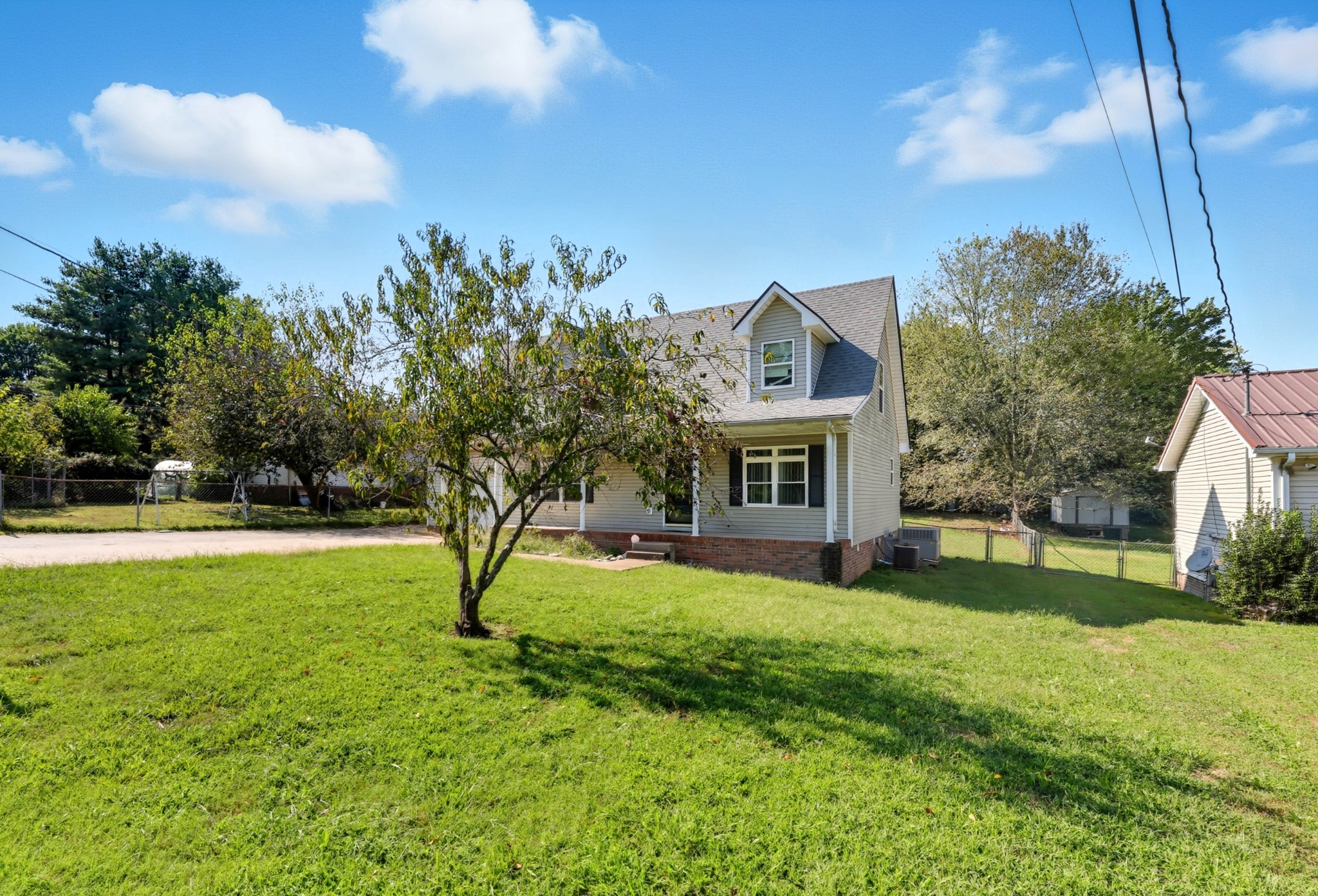 108 Oak Tree Dr