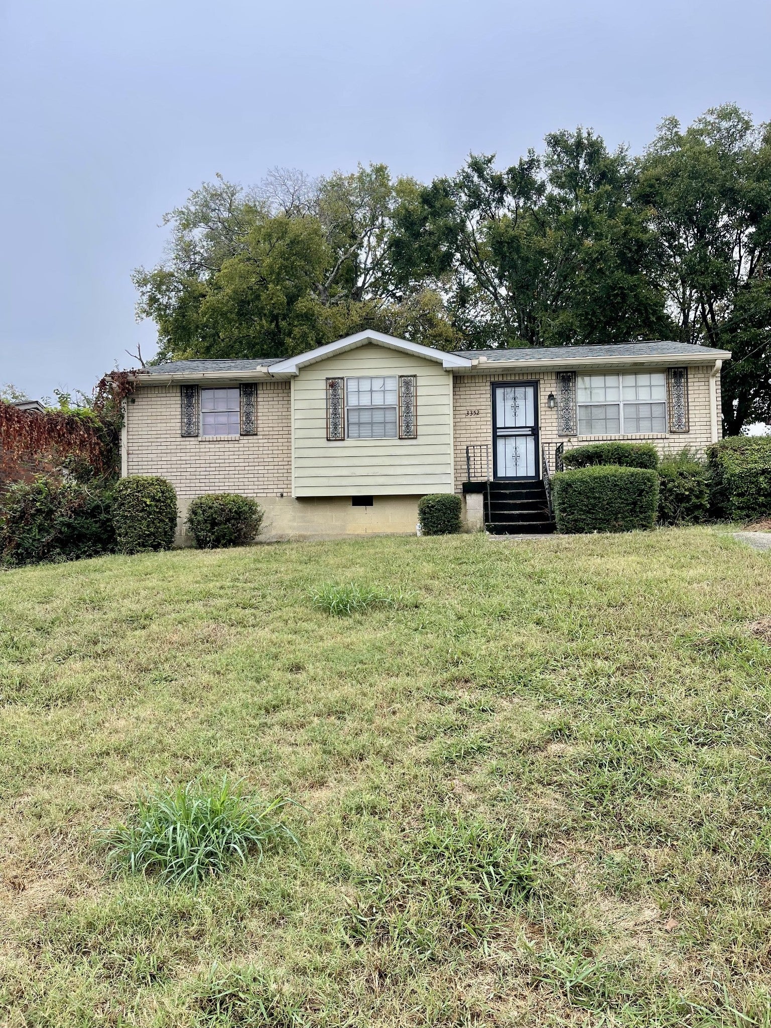 3352 Hospital Ln