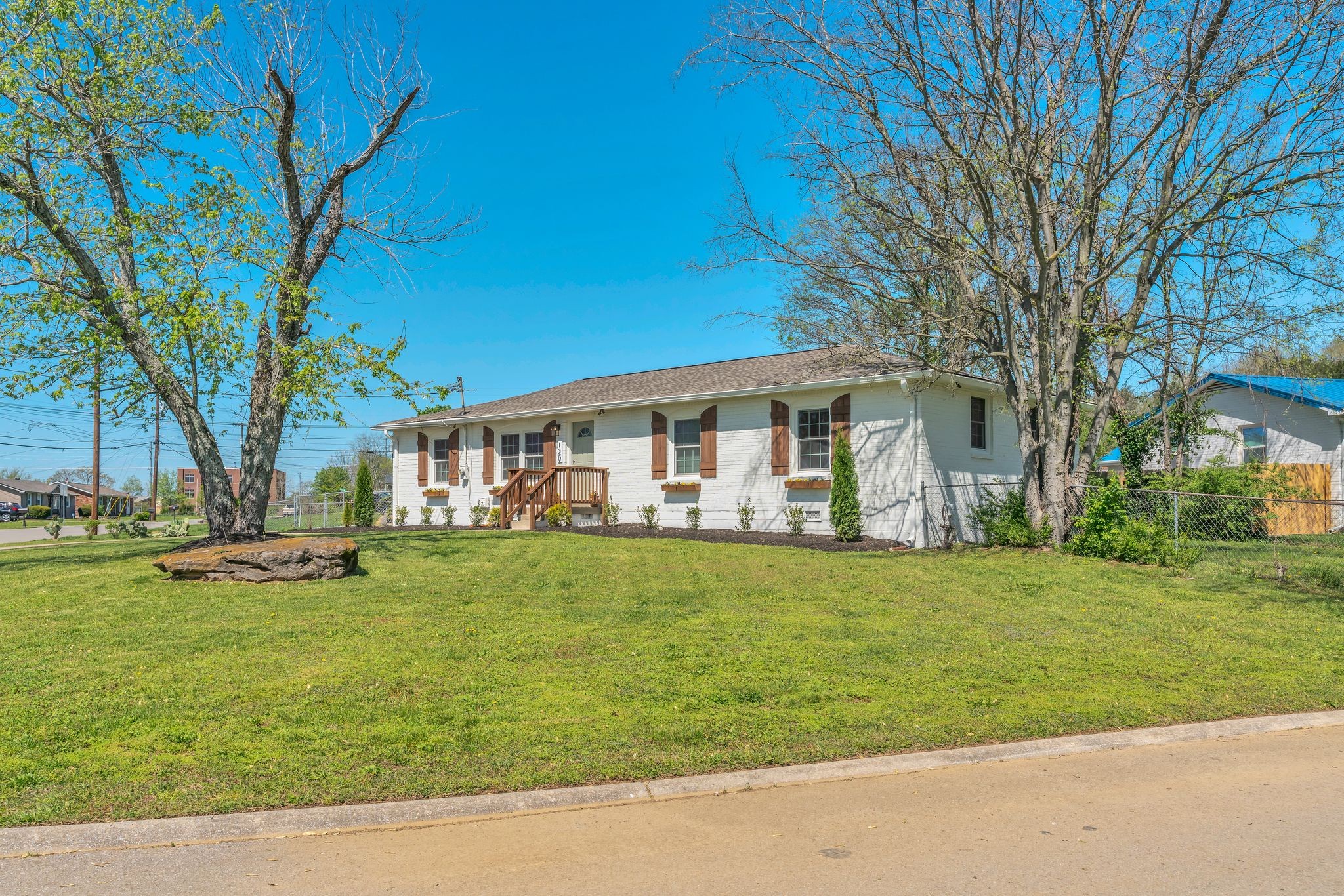 120 E Fairview Dr