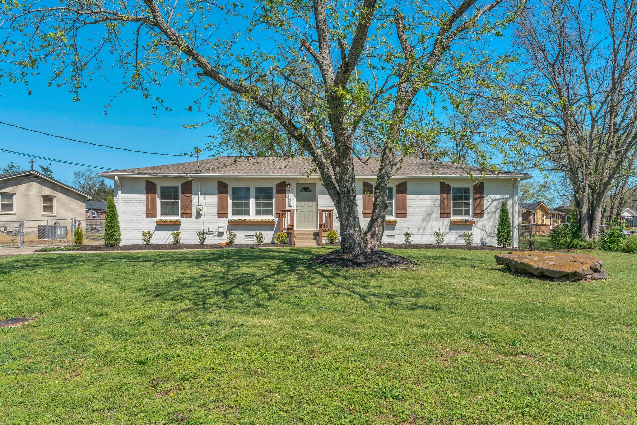 120 E Fairview Dr